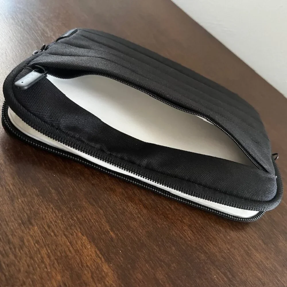 Belkin Padded Case Pouch Travel Bag Black Phone Electronics Gaming